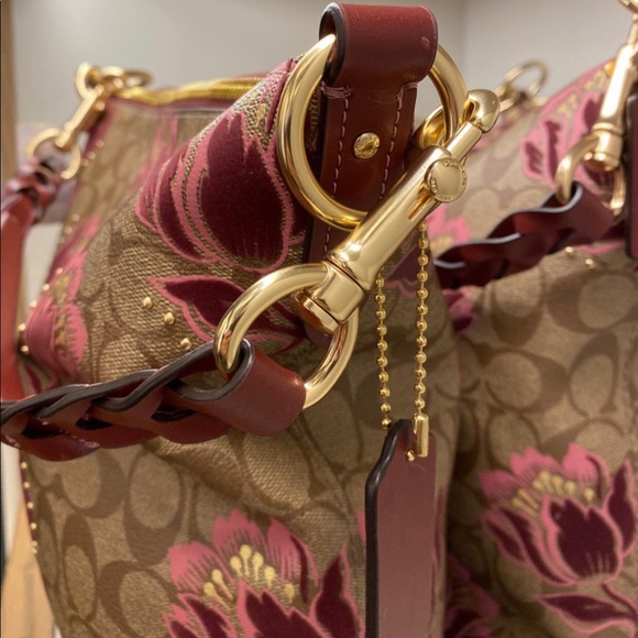 Coach Hobo in Signature Canvas - Picture 3 of 7